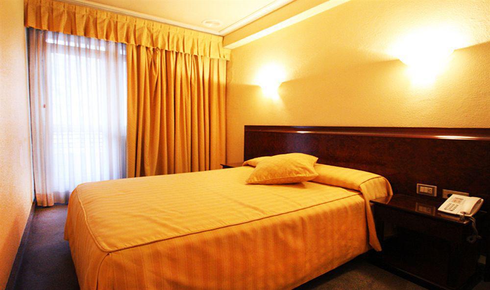 Occidental Vigo Hotel Bilik gambar